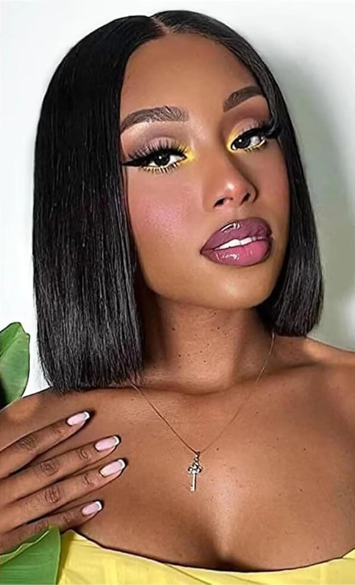 Straight Bob Wig for Women Middle Part Wigs for Black Women Short Black Wig Heat Resistant Synthetic Fiber Lace Front Wig Shoulder Length Wig for White Women Suitable for Wedding 14inch(260g)